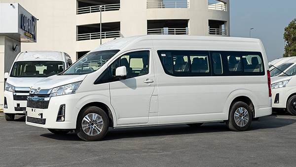 10 seater hiace